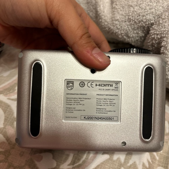 Projector - Picture 2 of 6